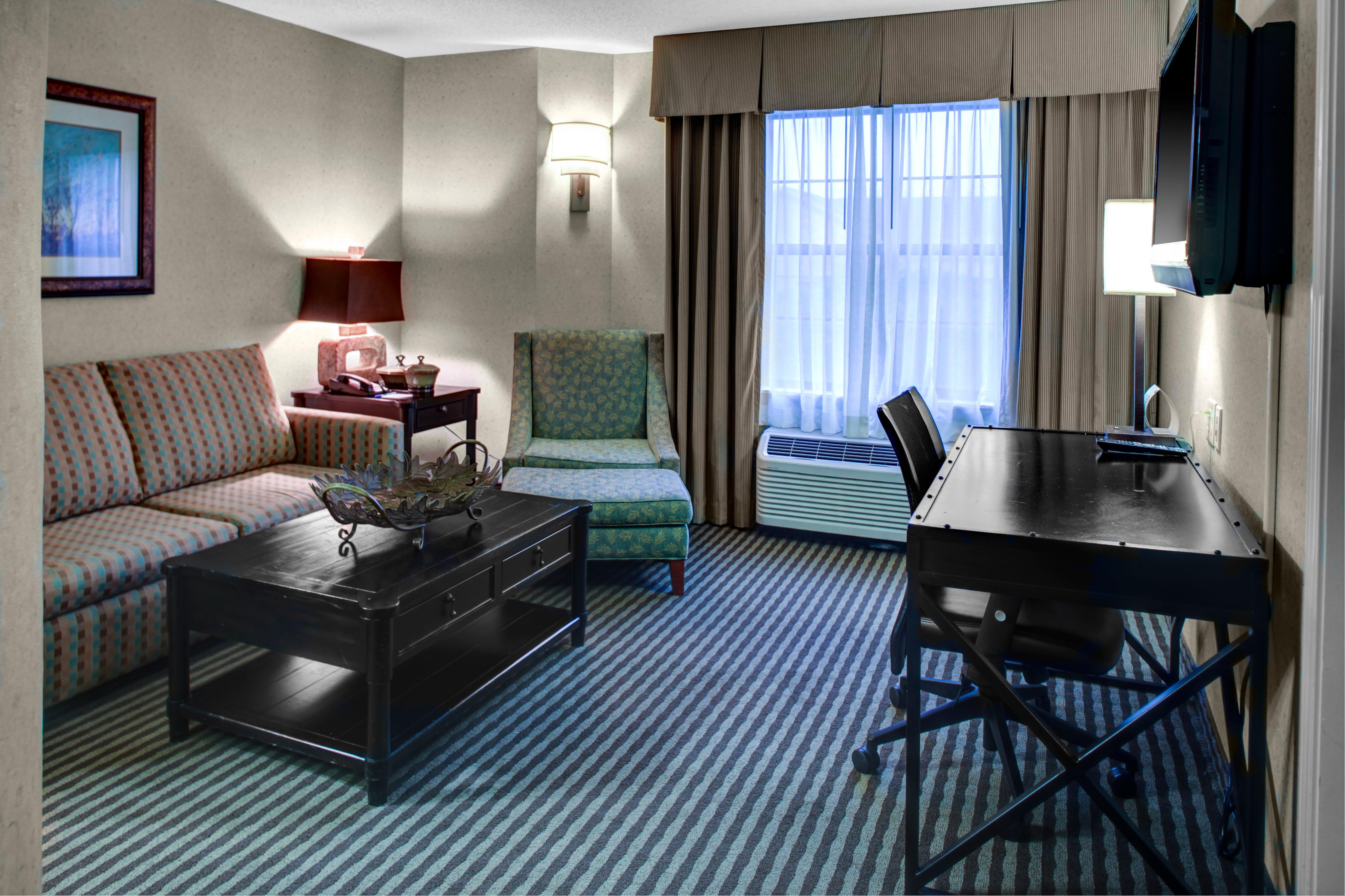 Holiday Inn Express Hotel & Suites Atlanta Buckhead By Ihg Exterior photo