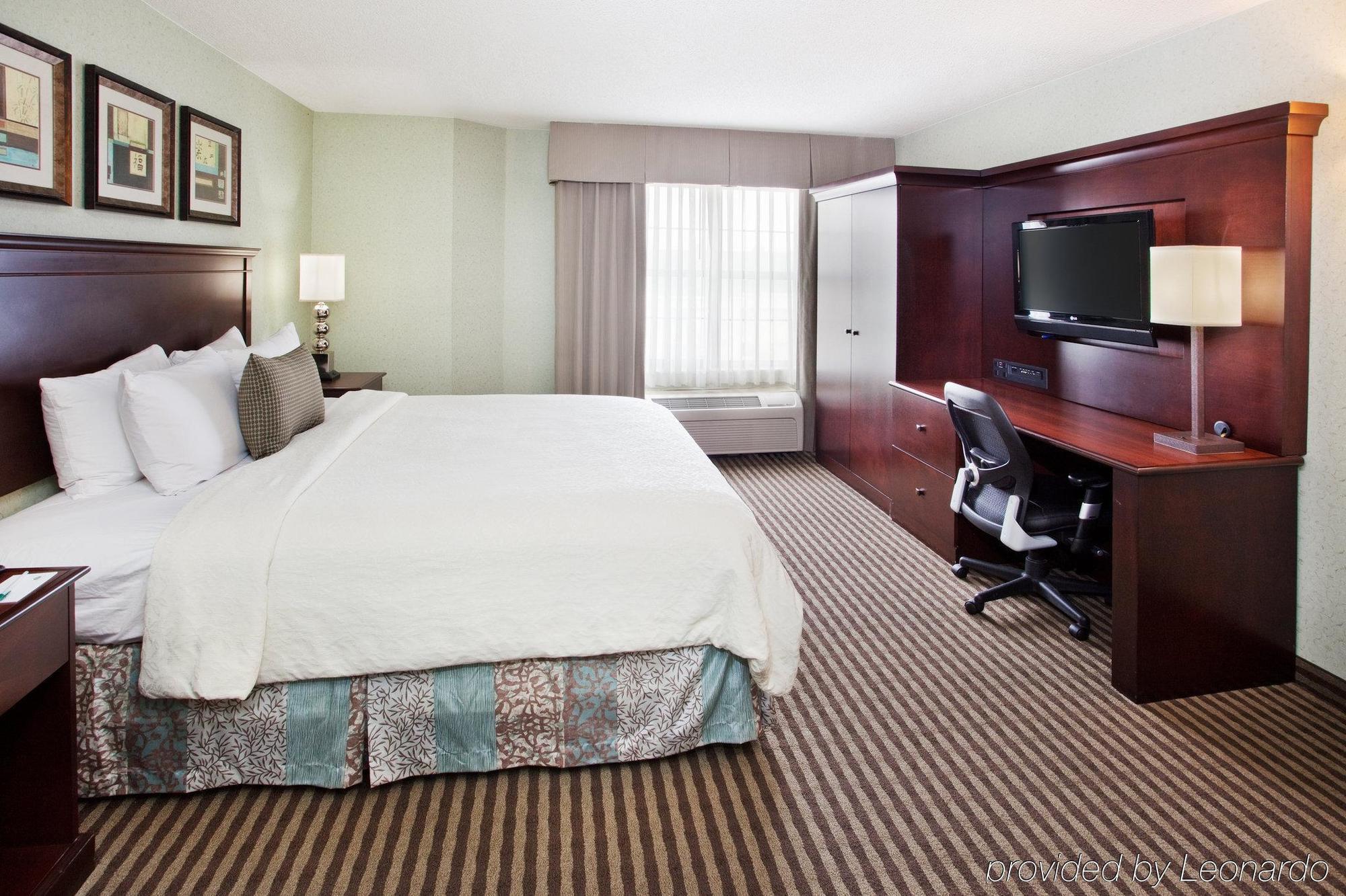 Holiday Inn Express Hotel & Suites Atlanta Buckhead By Ihg Room photo