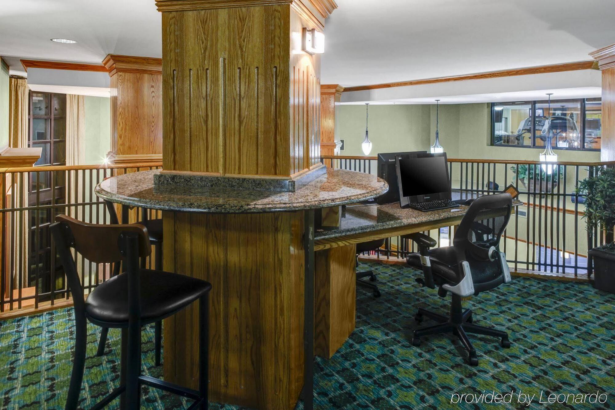 Holiday Inn Express Hotel & Suites Atlanta Buckhead By Ihg Exterior photo